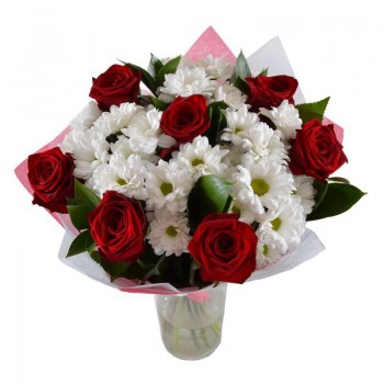 Букет из красных роз и хризантем "Мадлен"