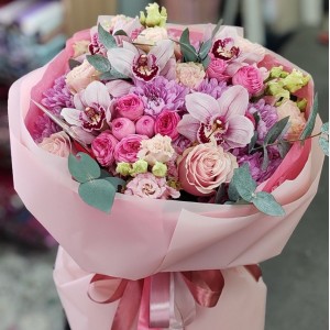 Букет из сезонных цветов "Буйство красок"