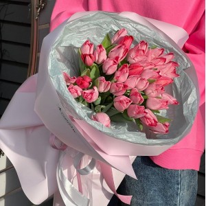 Букет из розовых тюльпанов "Тихий шепот"